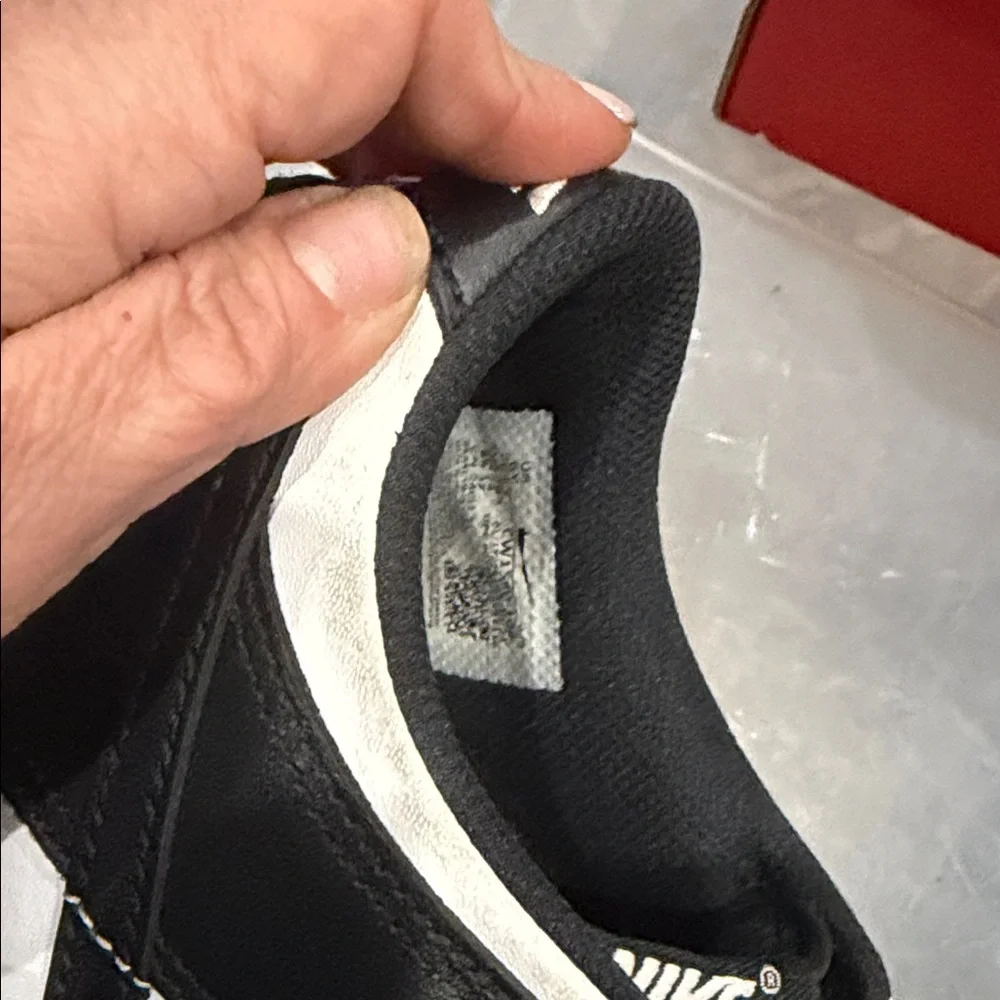 Nike Black and White Athletic‎ Shoes